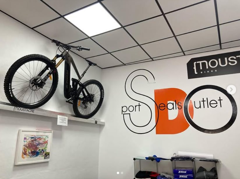 ropa deportiva en San Adrián